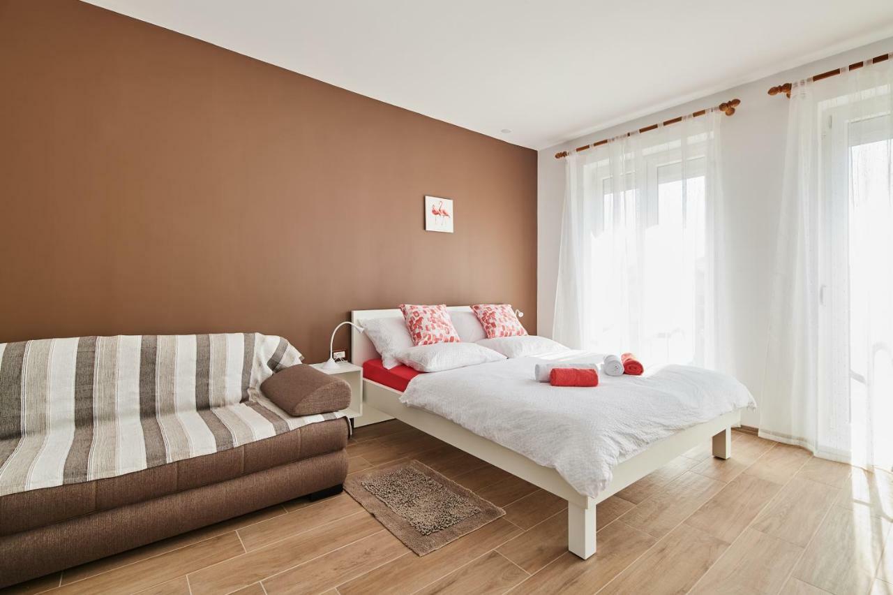 Studio Apartman Lena Umago Exterior foto