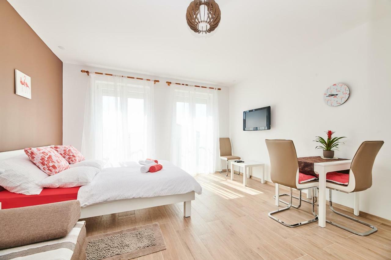 Studio Apartman Lena Umago Exterior foto