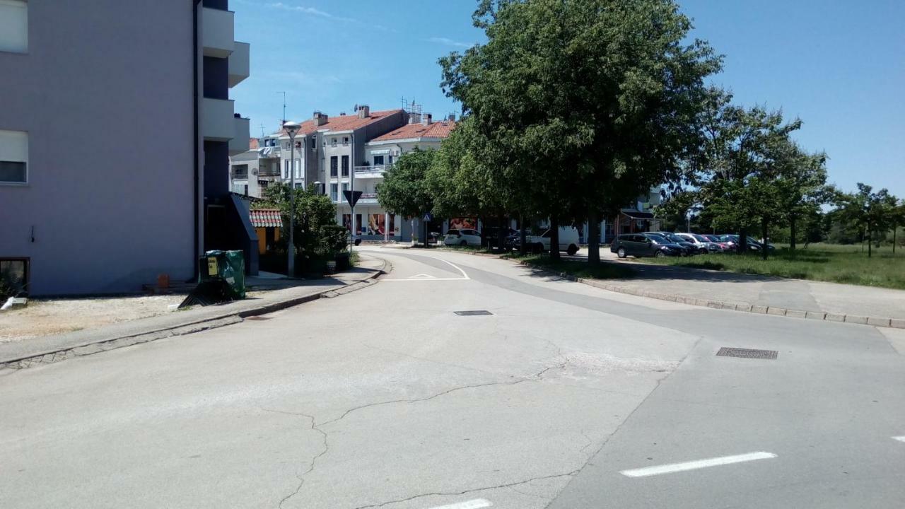 Studio Apartman Lena Umago Exterior foto
